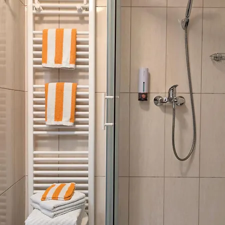 Garden Jansa דירה